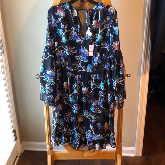 White House Black Market Dresses & Skirts - NWT White House Black Market floral dress 12